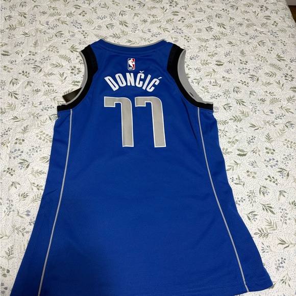 Nike Dallas Blue #77 Basketball Jersey women’s M - Picture 4 of 9
